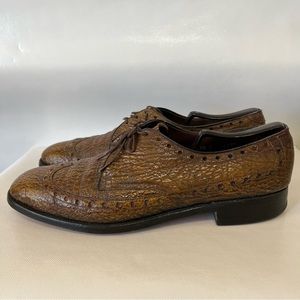 Vintage Allen Edmonds Nassau Brown Leather Shark Skin Wingtip Shoes